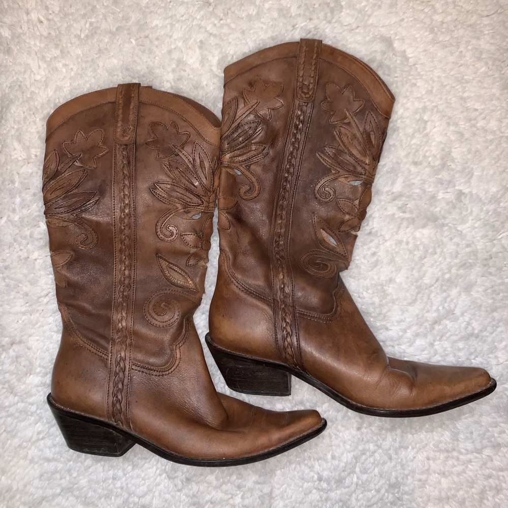Matisse leather boots. Great leather detail!
